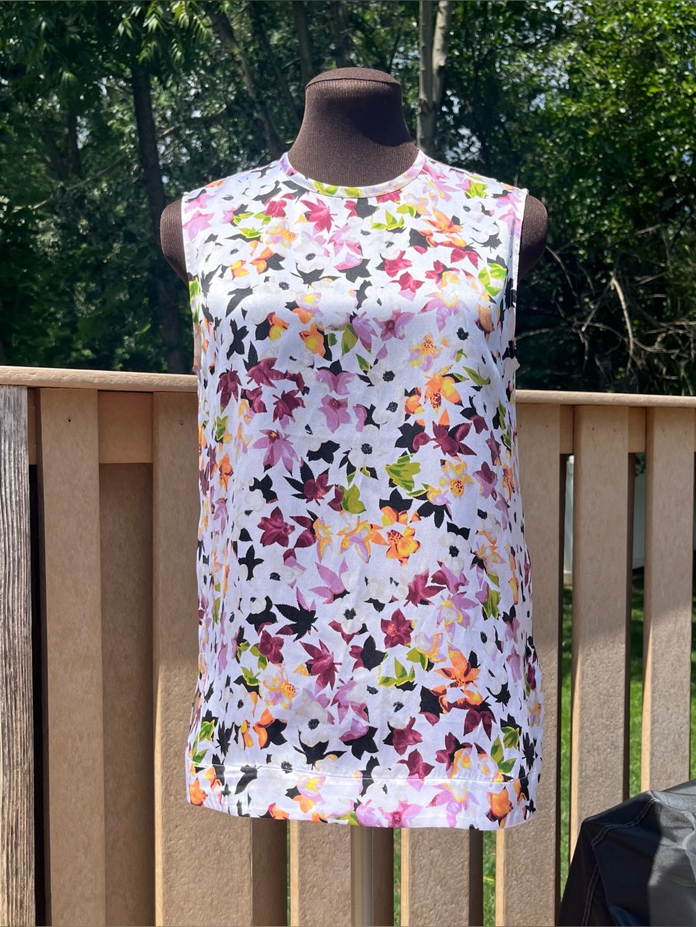 Equipment Femme 100% Silk Sleeveless Leaf Print Blouse Sz XS Career Office Chic